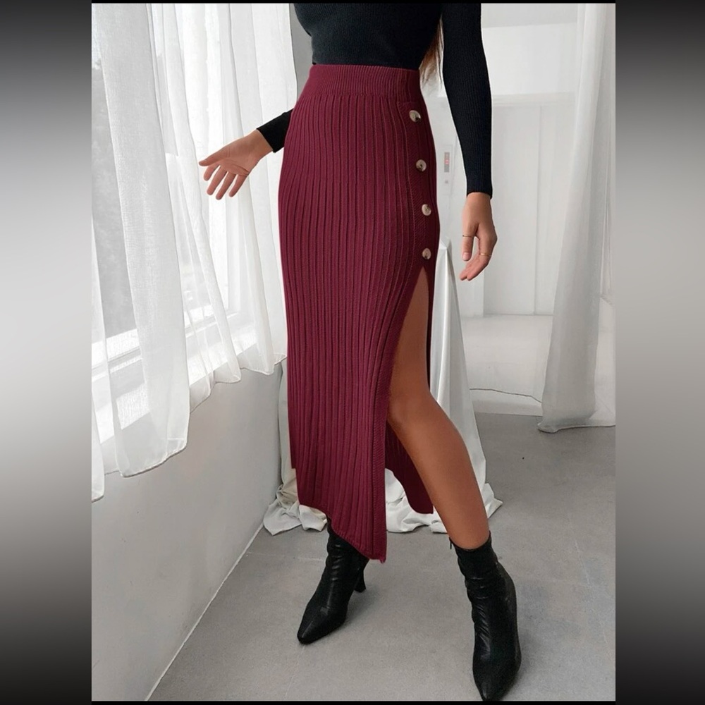 Burgundy knit skirt with side button and split thigh
